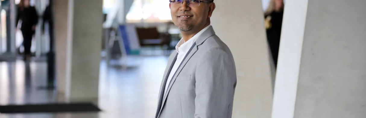 Prantik Bordoloi, Internationaal Ondernemen